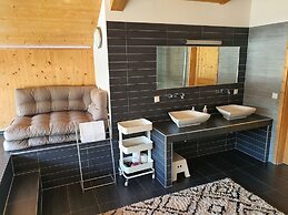 Comfortable Chalet in Hohentauern with Whirlpool near City Center