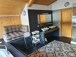 Comfortable Chalet in Hohentauern with Whirlpool near City Center