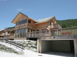 Comfortable Chalet in Hohentauern with Whirlpool near City Center