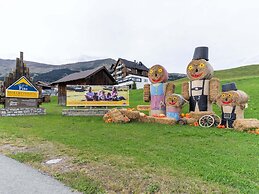 Vibrant Apartment near Ski Area in Fiss