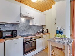 Vibrant Apartment near Ski Area in Fiss