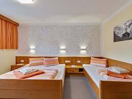 Vibrant Apartment near Ski Area in Fiss