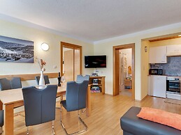 Vibrant Apartment near Ski Area in Fiss