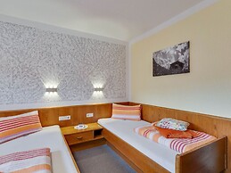 Vibrant Apartment near Ski Area in Fiss