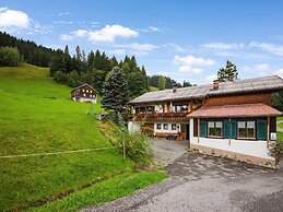 Vintage Holiday Home Near Ski Area