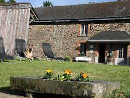 Vintage Farmhouse With Garden, Roofed Terrace, BBQ