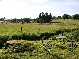 Vintage Farmhouse With Garden, Roofed Terrace, BBQ
