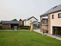 Grandeur Villa with Sauna & Hot Tub in Durbuy