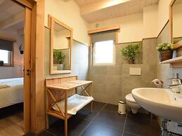 Grandeur Villa with Sauna & Hot Tub in Durbuy