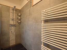 Grandeur Villa with Sauna & Hot Tub in Durbuy