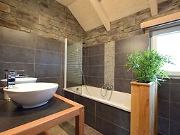 Grandeur Villa with Sauna & Hot Tub in Durbuy