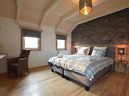 Grandeur Villa with Sauna & Hot Tub in Durbuy