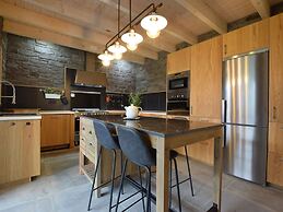 Grandeur Villa with Sauna & Hot Tub in Durbuy