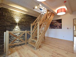 Grandeur Villa with Sauna & Hot Tub in Durbuy