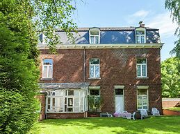 Spacious Holiday Home With Garden