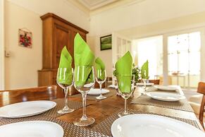 Spacious Holiday Home With Garden