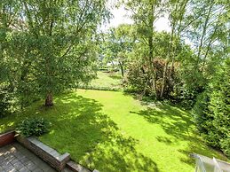 Spacious Holiday Home With Garden