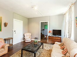 Spacious Holiday Home With Garden