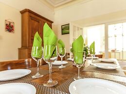 Spacious Holiday Home With Garden