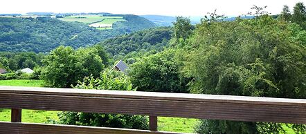 Holiday Home in Hastitre With Terrace