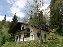 Queitly Located Chalet near Resort Center of Nassfeld