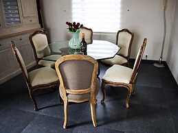 Luxe Home with Hot Tub & Sauna