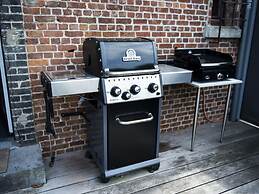 Luxe Home with Hot Tub & Sauna