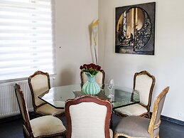 Luxe Home with Hot Tub & Sauna