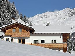 Home With a Wooden Decor and Full of Atmosphere