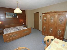 Home With a Wooden Decor and Full of Atmosphere