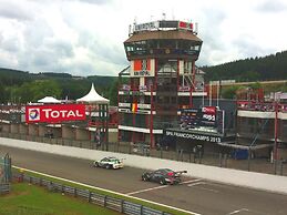 Luxury Villa with Swimming Pool near F1 Circuit