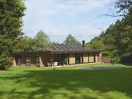 Luxury Villa with Swimming Pool near F1 Circuit