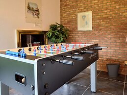 Luxury Villa with Swimming Pool near F1 Circuit