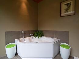 Luxury Villa with Swimming Pool near F1 Circuit