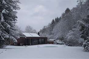 Luxury Villa with Swimming Pool near F1 Circuit