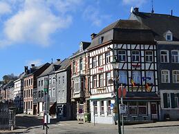 Luxury Villa with Swimming Pool near F1 Circuit