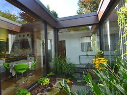 Luxury Villa with Swimming Pool near F1 Circuit