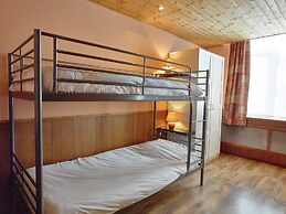 Spacious Holiday Home With Private Garden