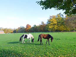 Spacious Holiday Home With Private Garden