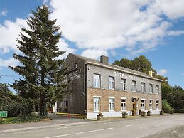 Spacious Holiday Home With Private Garden