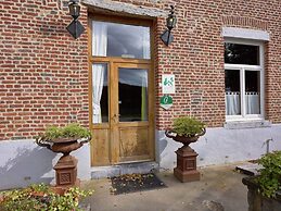 Spacious Holiday Home With Private Garden