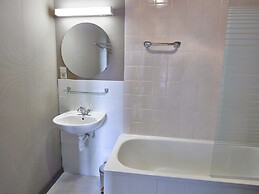 Spacious Holiday Home With Private Garden
