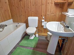 Spacious Holiday Home With Private Garden