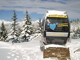 Detached Holiday Home in Mauterndorf / Salzburgerland Near the ski Are