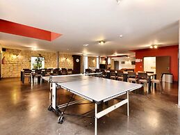 Unique Holiday Home with Pool near Park & Ski Area