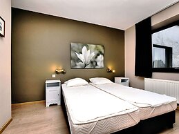 Unique Holiday Home with Pool near Park & Ski Area