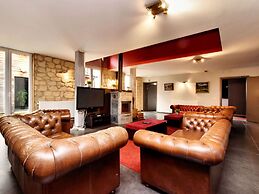 Unique Holiday Home with Pool near Park & Ski Area