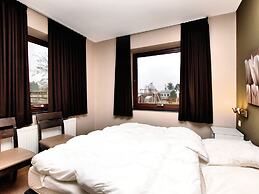 Unique Holiday Home with Pool near Park & Ski Area