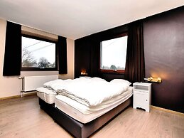 Unique Holiday Home with Pool near Park & Ski Area