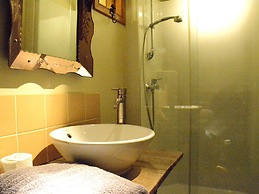 House Full of Charm & Comfort, Great Calm, Large Sauna, Large Hot Tub